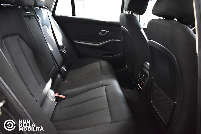 BMW 320d 48V xDrive Touring Business Advantage